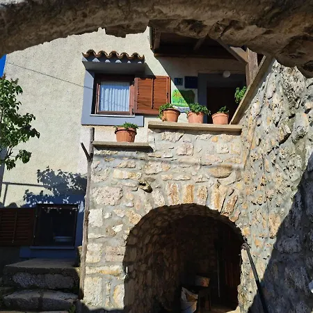Nyaraló Holiday Home Pernat Pernata