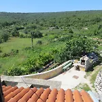 Case de vacanță Holiday Home Pernat Pernata