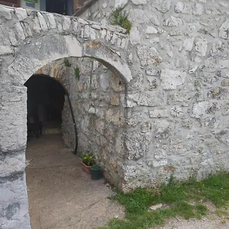 Vakantiehuis Holiday Home Pernat